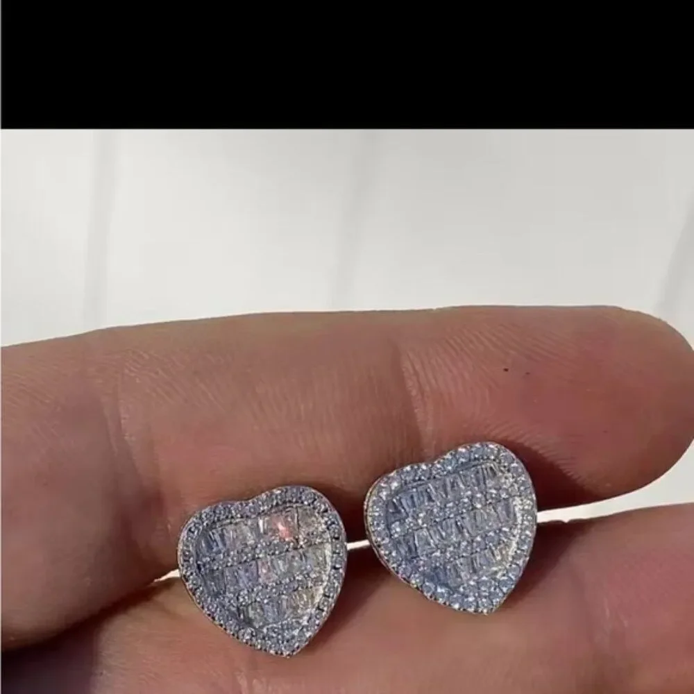 Elegant Silver Rhinestone Romantic Love Crystal Stud Heart Earrings - Picture 4 of 6